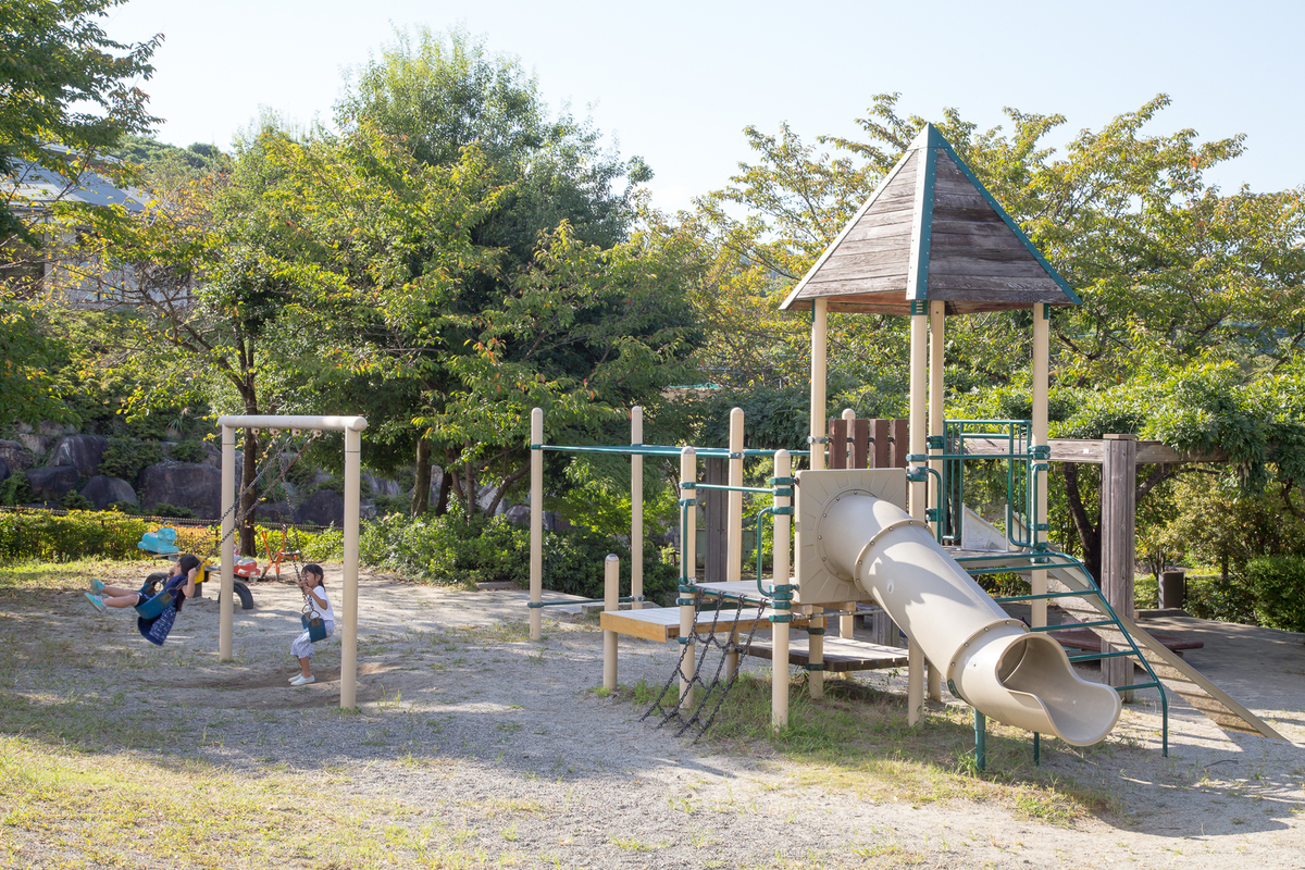 豊富シルクの里公園の遊具