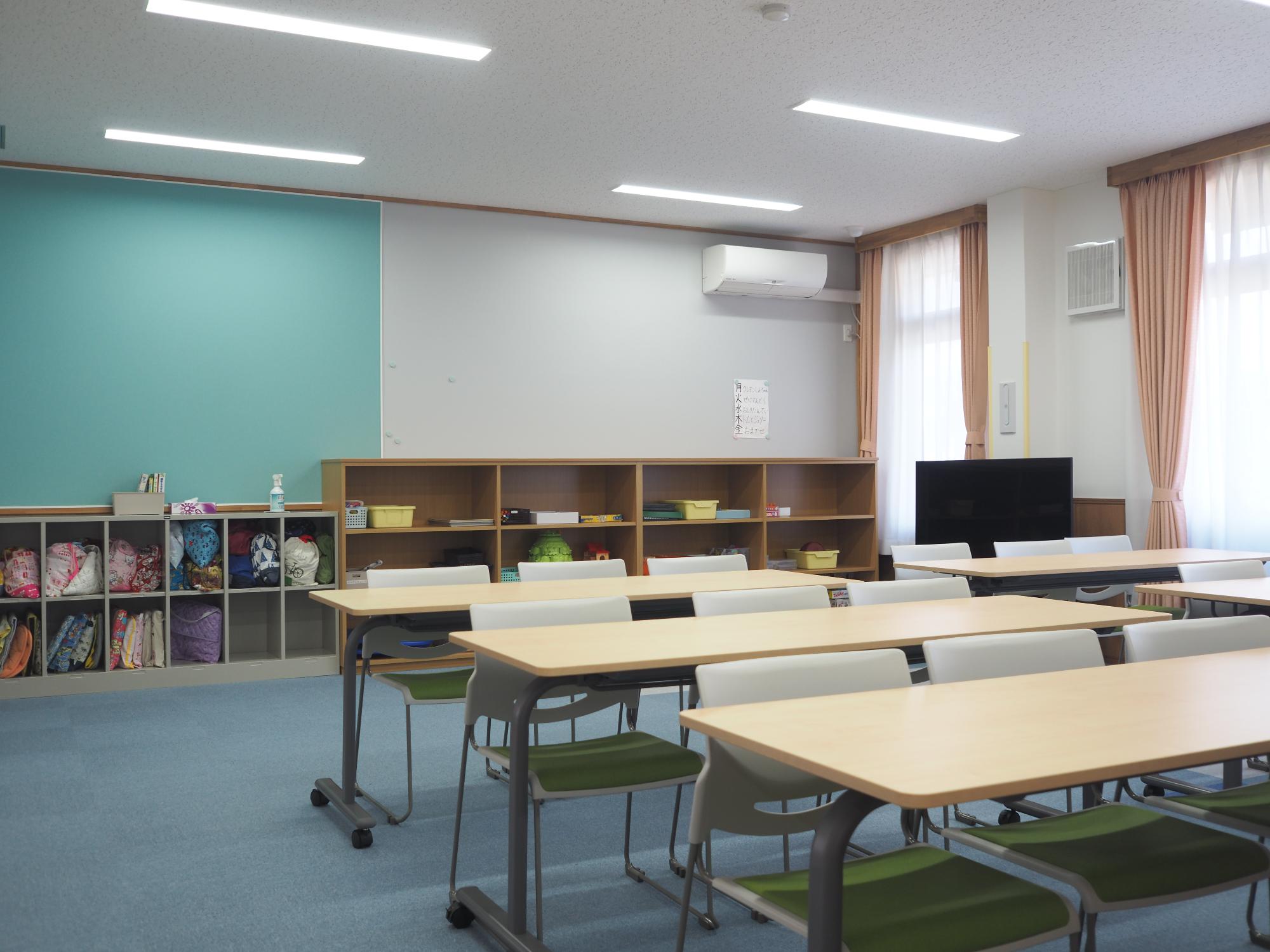 田富杉の子児童館遊戯室