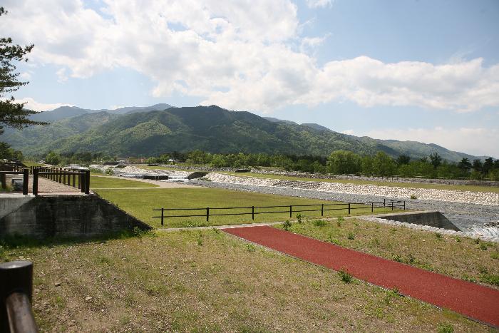 御勅使南公園の風景