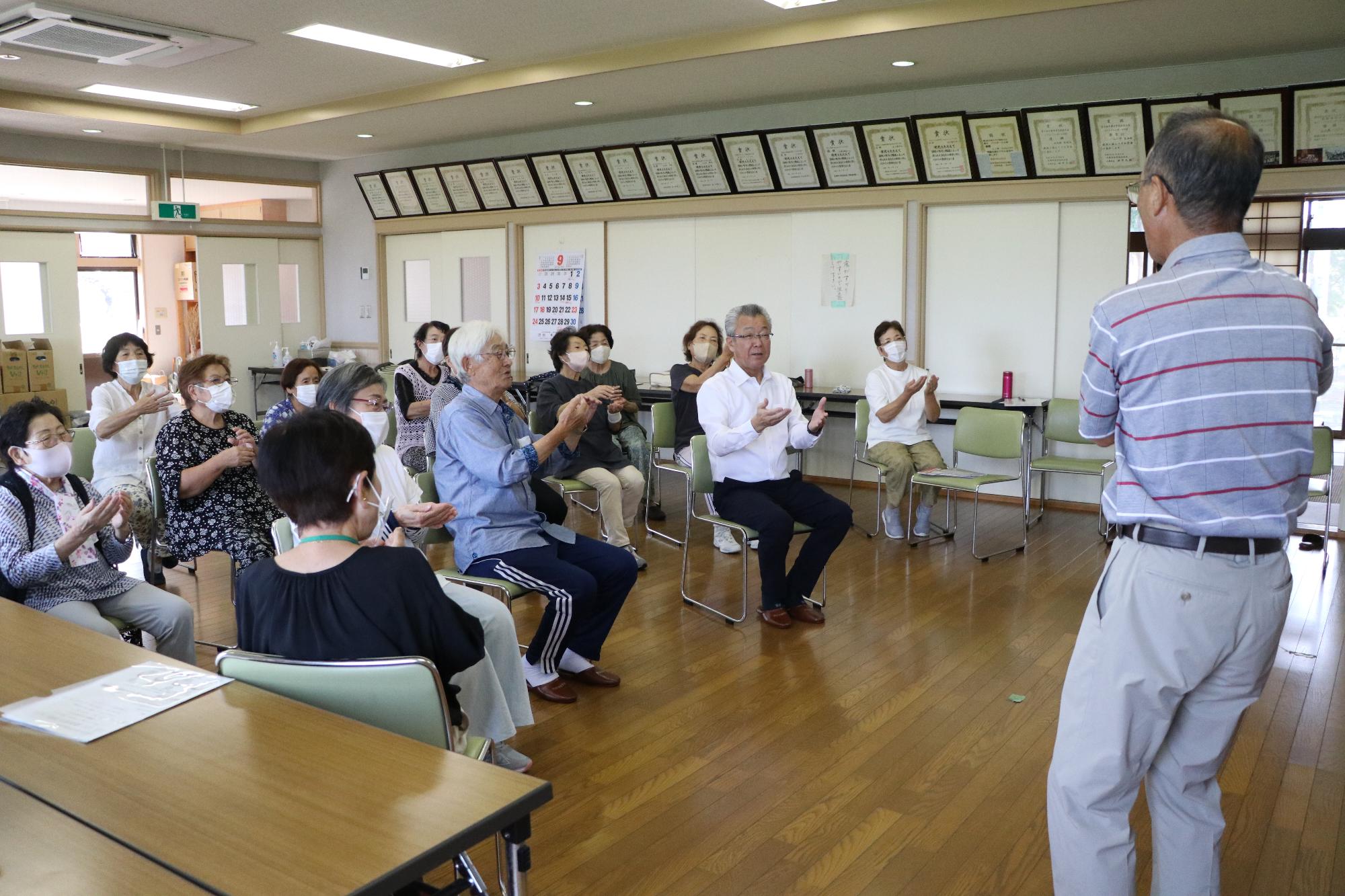 語る会上三條地区100歳体操