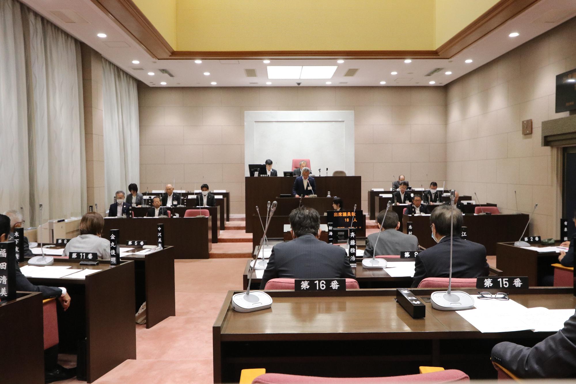 令和6年第2回定例議会全体写真