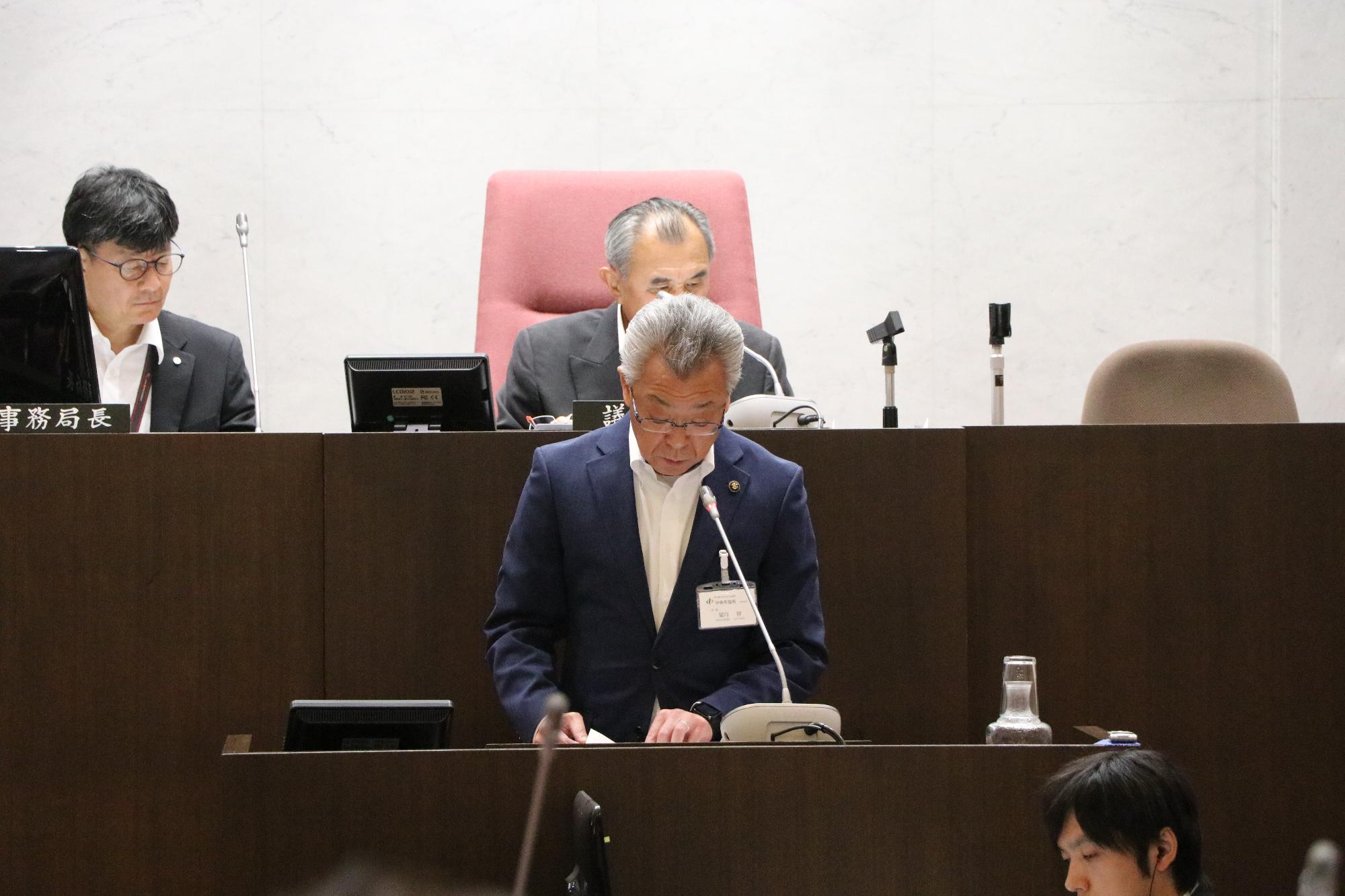 令和6年第2回定例議会市長写真