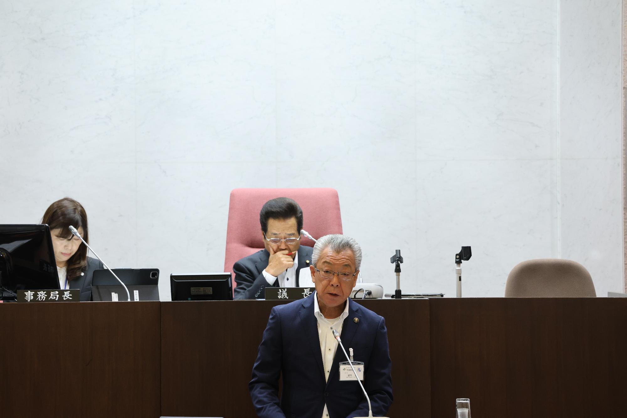令和7年第2回定例議会市長写真