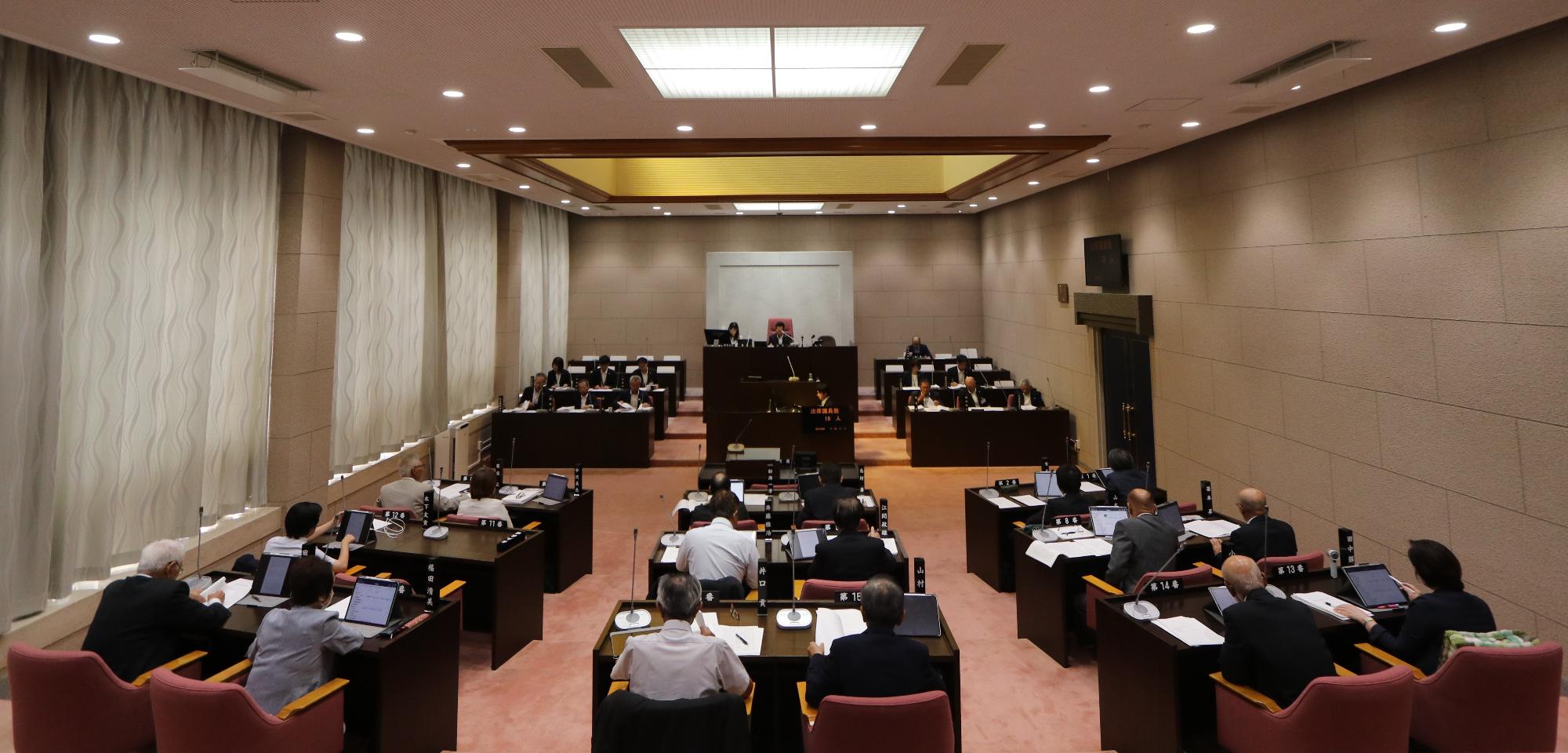 第6期中央市議会の様子