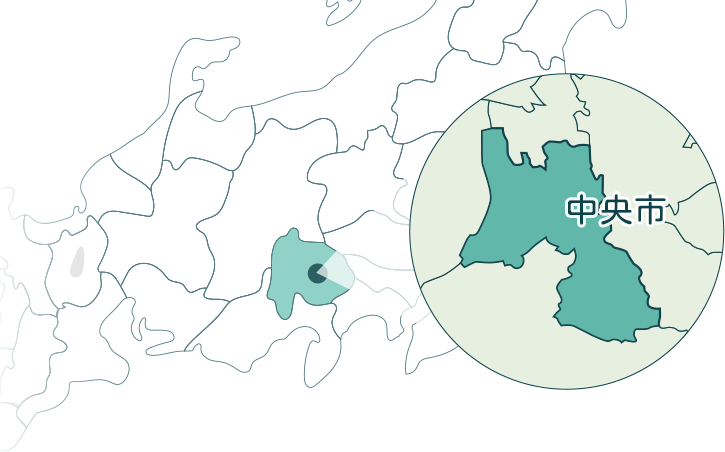 山梨県の国中地方、甲府盆地の南部にある中央市の位置を指示した図。
